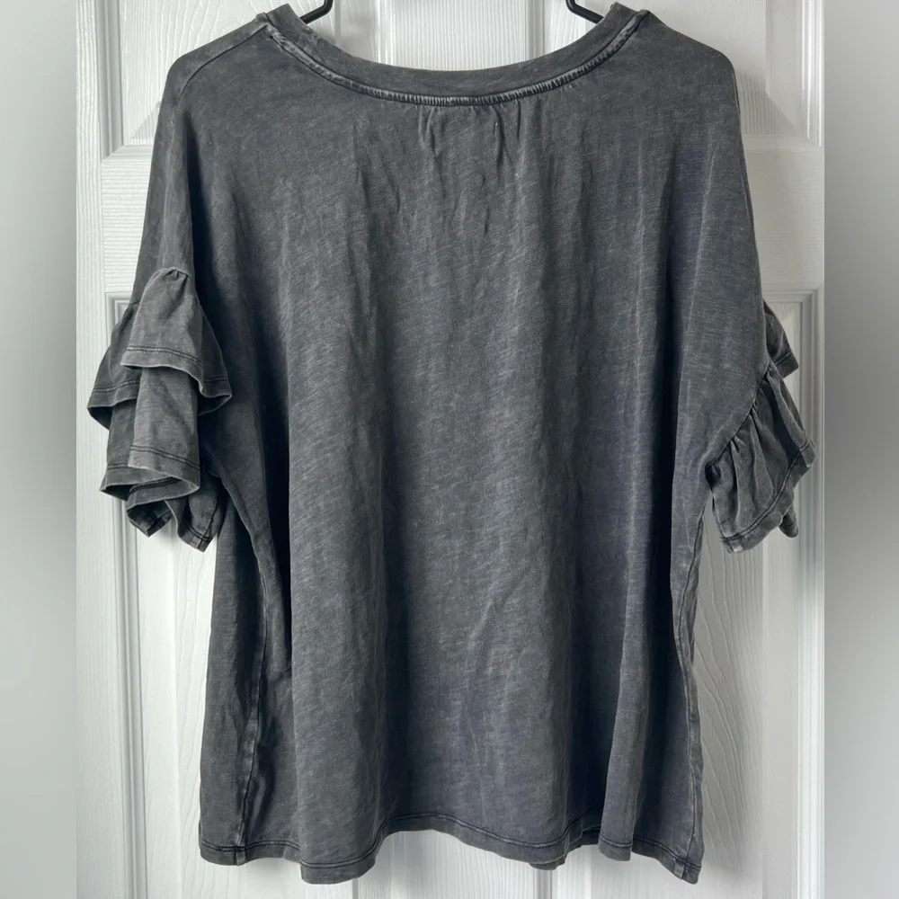 Universal Thread Ruffle Top - Picture 2 of 3